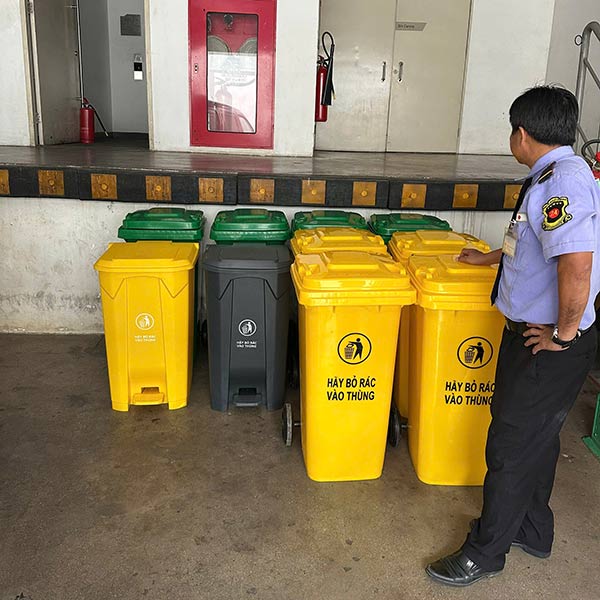 Thùng rác nhựa 120L thung-rac-nhua-120l
