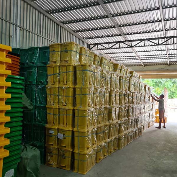 Thùng rác đạp chân y tế 20 lít thung-rac-dap-chan-y-te-20-lit